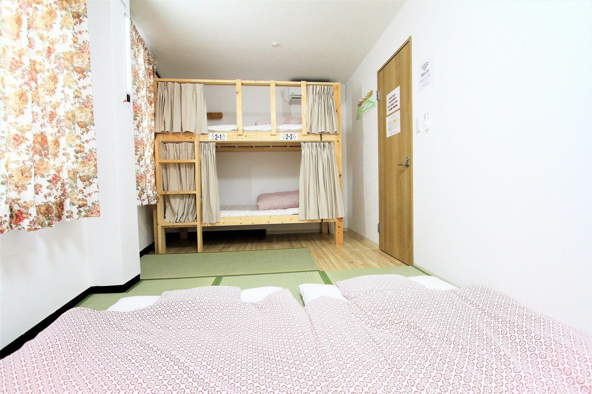 Banana Hammock Hotel Oszaka Kültér fotó